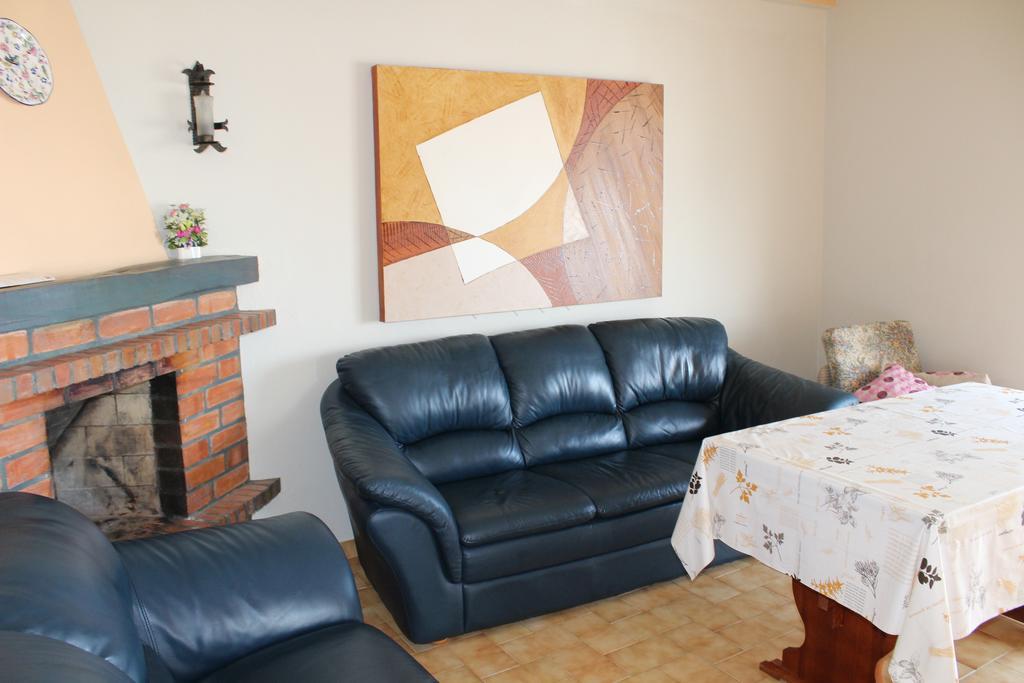 Rustic Old Town Apartment อัลบูเฟรา ภายนอก รูปภาพ