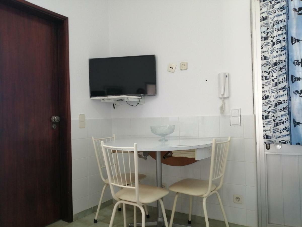 Rustic Old Town Apartment อัลบูเฟรา ภายนอก รูปภาพ